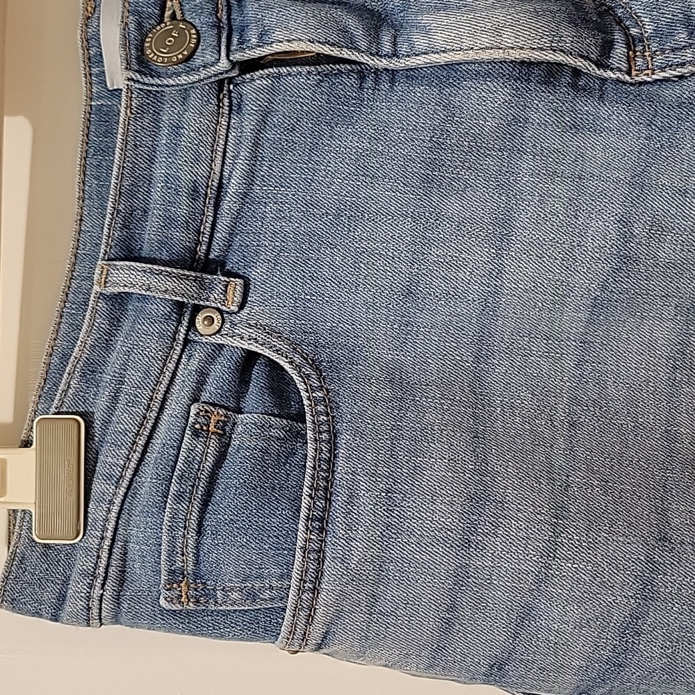 LOFT High Waist Kick Crop Jeans in Light Wash - Size 28/6 - Picture 8 of 9